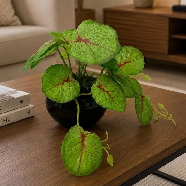 Planta Artificial Jiboia no Vaso Decorativo para Mesa e Escritório Verde 17cm X 20cm Planta Artificial Jiboia com Vaso Decorativo Verde 17cm X 20cm