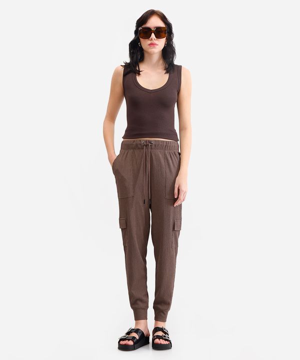 calça jogger bolsos cargo texturizada cinza P