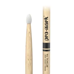 Baqueta Attack 7A PW7AN Shira Kashi Oak Ponta Nylon Ovalada Amadeirado Promark Baqueta Attack 7A PW7AN Shira Kashi Oak Ponta Nylon Promark