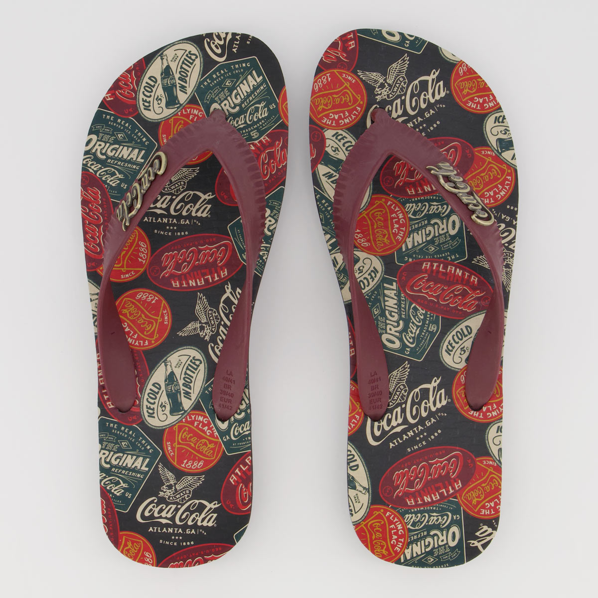 Chinelo Coca Cola Plaques Preto e Bordô