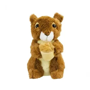 Bichinho de Pelúcia Esquilo Marrom Noz 18cm com Olhos de Plástico em Poliéster Fofo Bichinho de Pelúcia Esquilo Marrom Noz 18cm em Poliéster com Enchimento Fofo