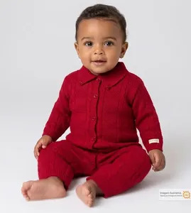 Macacão Tricô Botãozinho Vermelho - P