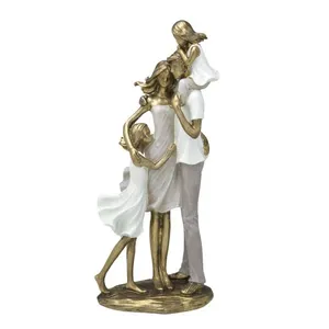 Estatueta Família Filha nos Ombros do Pai Resina Dourado Detalhes Coloridos 28x12,5x10cm 257709 - Mabruk