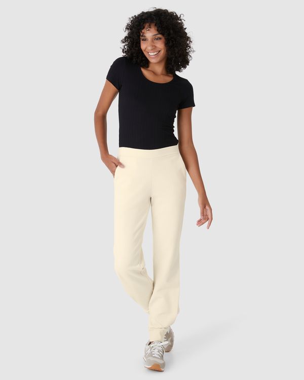 Calça Feminina Carrot Barra Com Prega Em Moletom Stretch Flanelado Off White - P