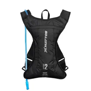 Mochila de Hidratação Hydro 2 com Reservatório 2L em Silicone e Mangueira Mattos Racing Mochila de Hidratação Hydro 2 com Reservatório 2L e Bolso Frontal com Zíper Mattos Racing