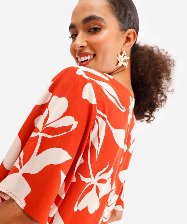 blusa feminina de viscose floral manga curta laranja GG