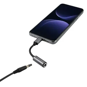 Adaptador P2 3,5mm para Usb C de Áudio para Fone Microfone e Cabo Auxiliar Preto MDM Adaptador P2 3,5mm para Usb C de Áudio para Smartphone e Tablet Preto MDM