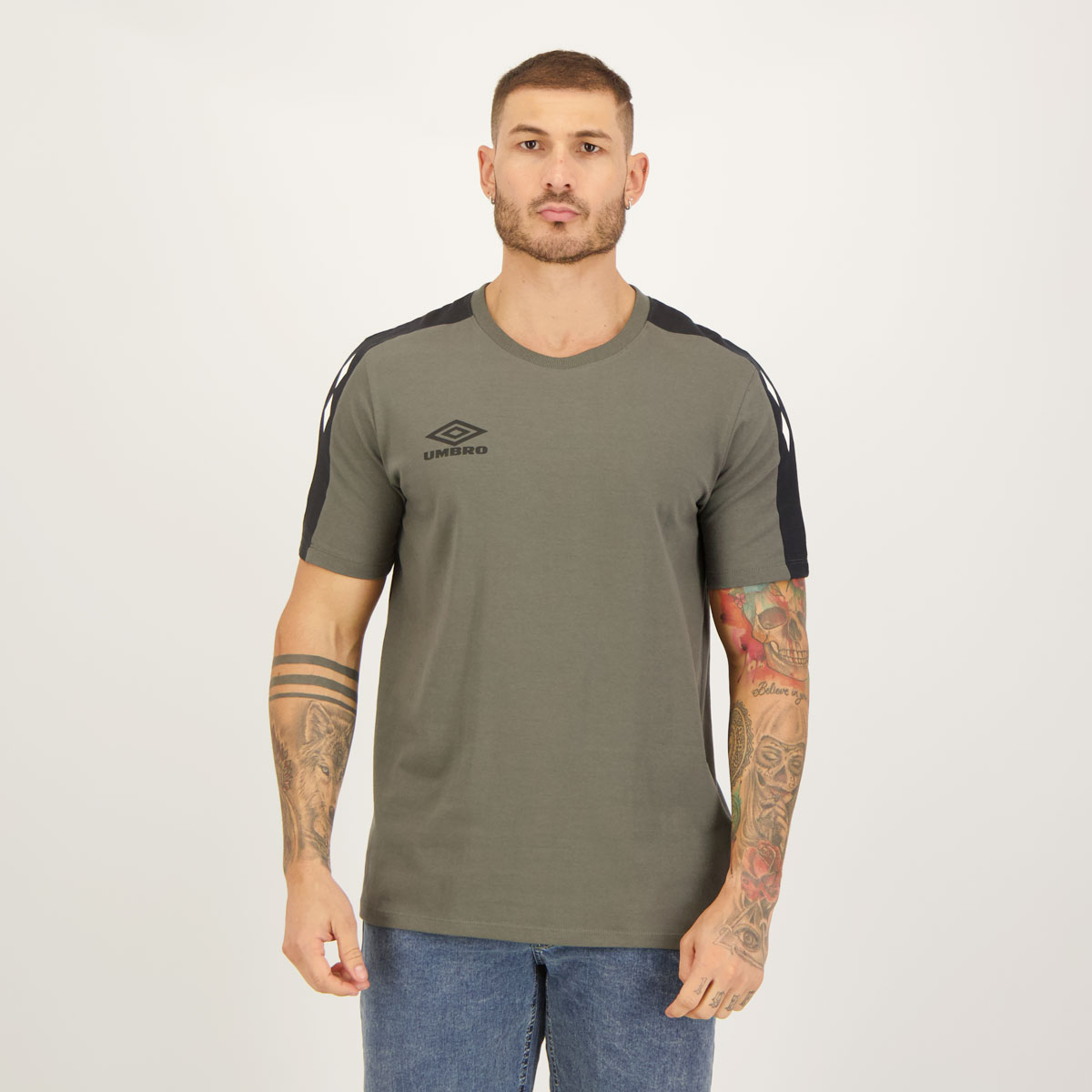 Camiseta Umbro Club Members Cinza