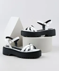 Sandália Feminina Oneself Flatform Tratorada Branca 35
