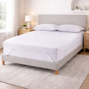 Capa Impermeável para Pillow Top Casal Poliéster 10CM 138x188CM Branco Home&Cia Capa Impermeável Pillow Top Casal Poliéster 138x188CM Branco Home&Cia