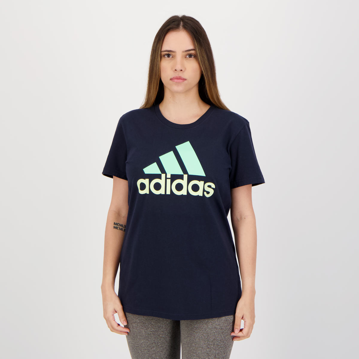 Camiseta Adidas Basic BOS Feminina Marinho