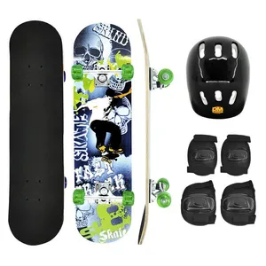 Skate com Kit Proteção DM Radical 78,5cm Suporta até 50kg