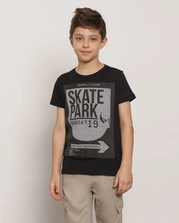 Camiseta Infantil Manga Curta Estampa Skate Park Preta 4