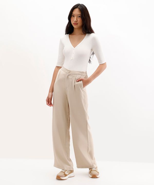 calça feminina wide leg de viscose com pregas bege 34