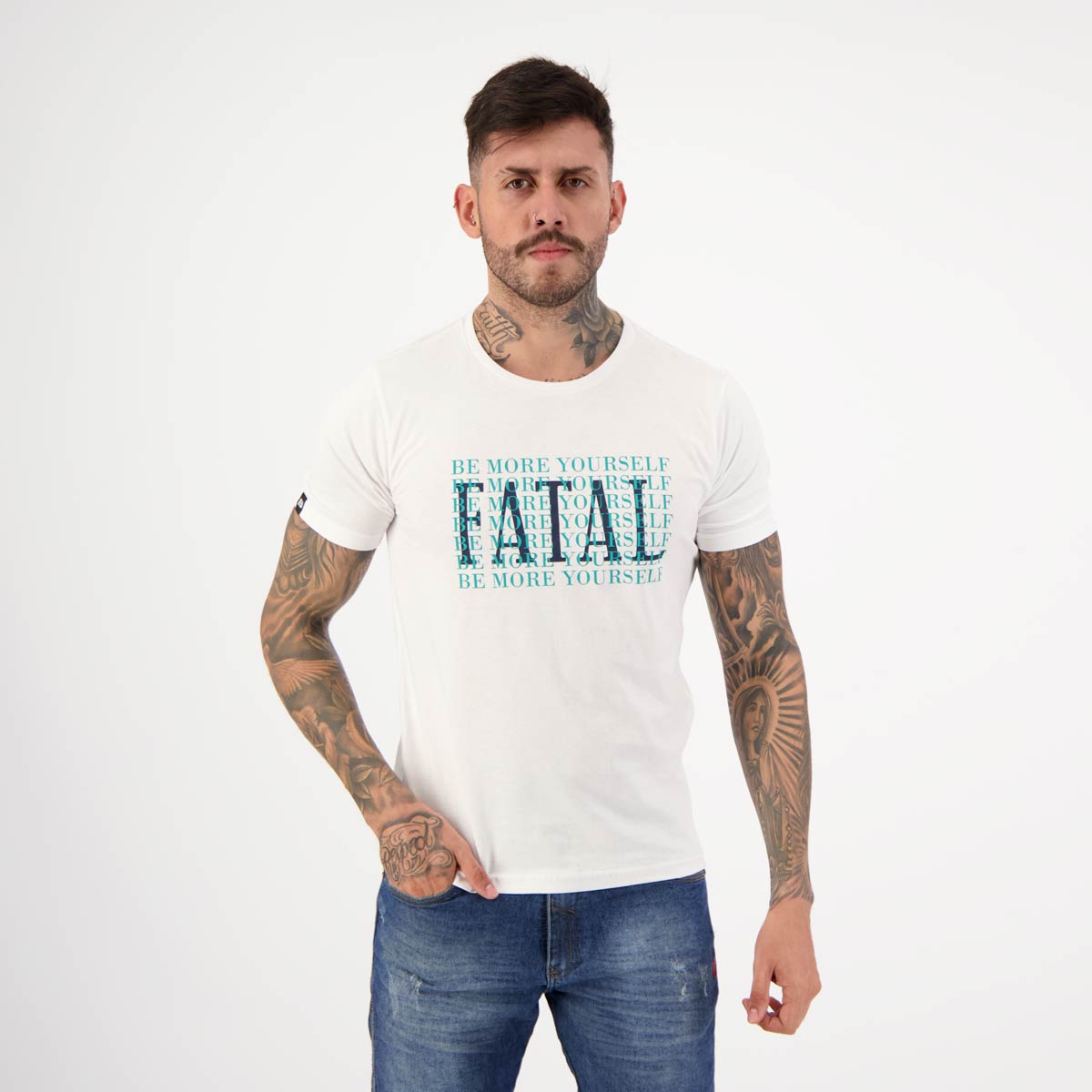 Camiseta Fatal Be More 2 Branca