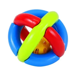 Bola Maluquinha com Chocalho Mercotoys Vd/vm