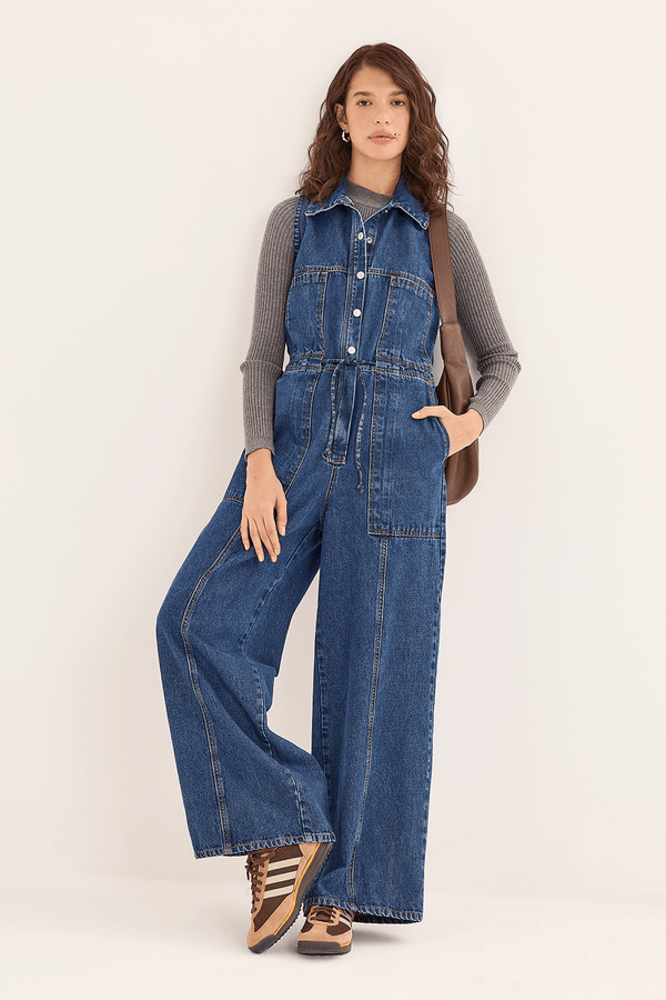 macacão jeans bolsos JEANS P