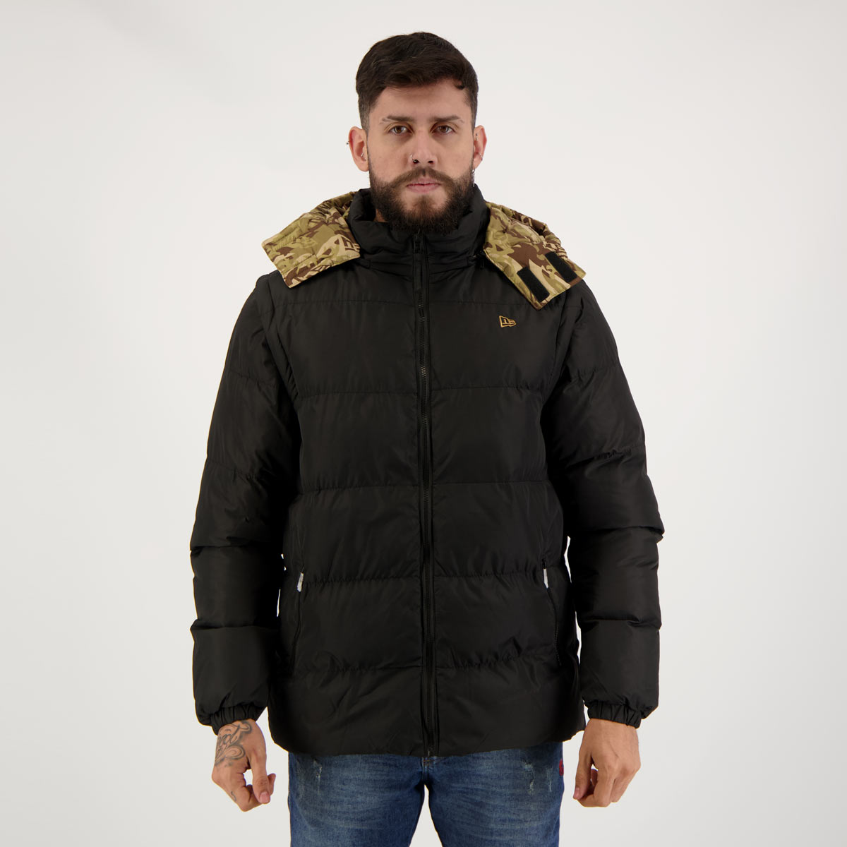 Jaqueta New Era Puffer Wild Preta