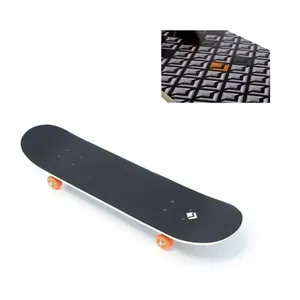 Skate VSB001 com Amortecedor em Madeira Maple com Rodas em PVC Preto Vollo Sports Skate VSB001 com Amortecedor em Madeira Maple Preto Vollo Sports