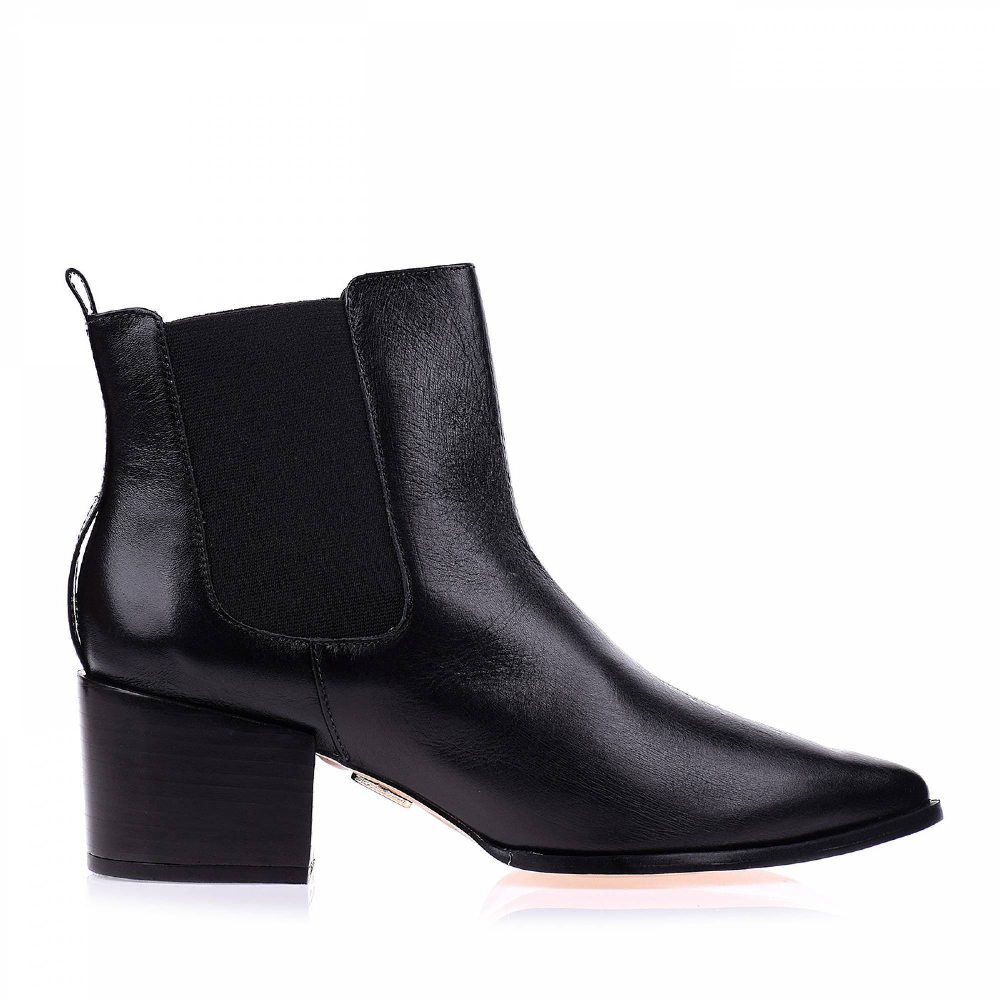 Bota Salto Médio Veneto Couro Preto