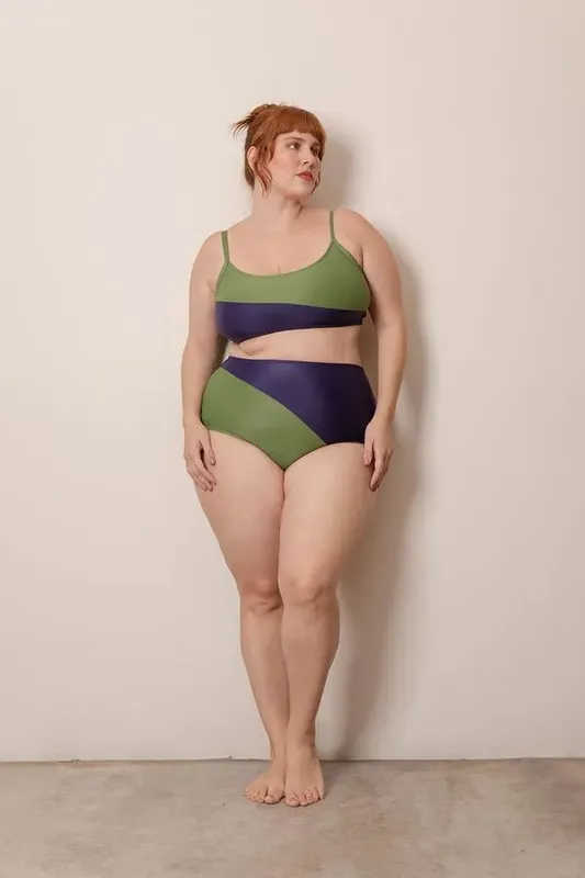 Hot Pants Recorte Diagonal Plus Size Marinho-EXG