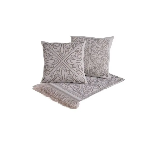 Kit Xale para Sofá Grécia com Franja 5 Peças 1,35M X 1,35M Tecido Jacquard 60% Algodão 40% Poliéster Cáqui Valle Kit Xale para Sofá Grécia 5 Peças Tecido Jacquard 60% Algodão 40% Poliéster Cáqui Valle