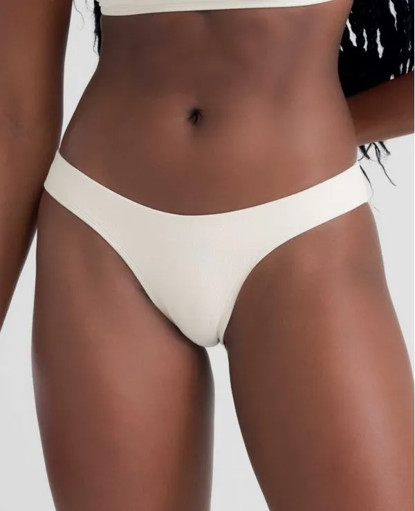 BIQUINÍ CALCINHA ASA DELTA COM TEXTURA OFF WHITE G