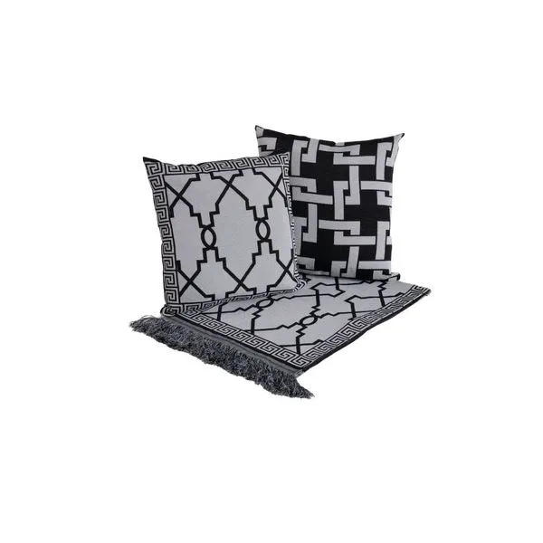 Kit Xale para Sofá Grécia com Franjas Dupla Face em Tecido Jacquard 60% Algodão 40% Poliéster Preto Valle Distribuidora Kit Xale para Sofá Grécia com Franjas em Tecido Jacquard 60% Algodão 40% Poliéster Preto Valle