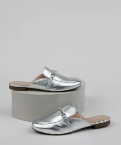 Mule Feminino Via Uno Bico Redondo com Fivela Metalizado prata 36