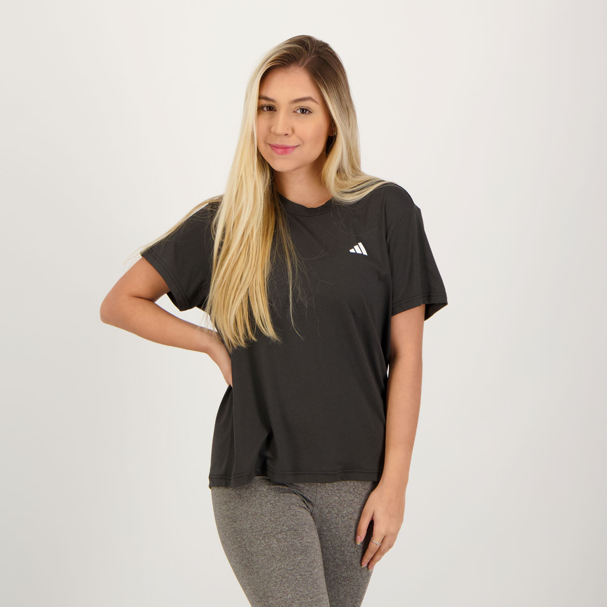Camiseta Adidas Made 4 Training Minimal Feminina Preta