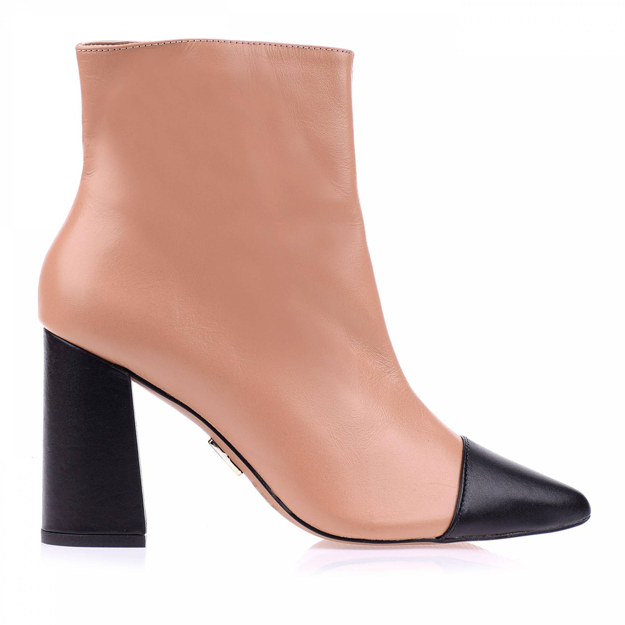 Bota Salto Médio Veneto Couro Preto