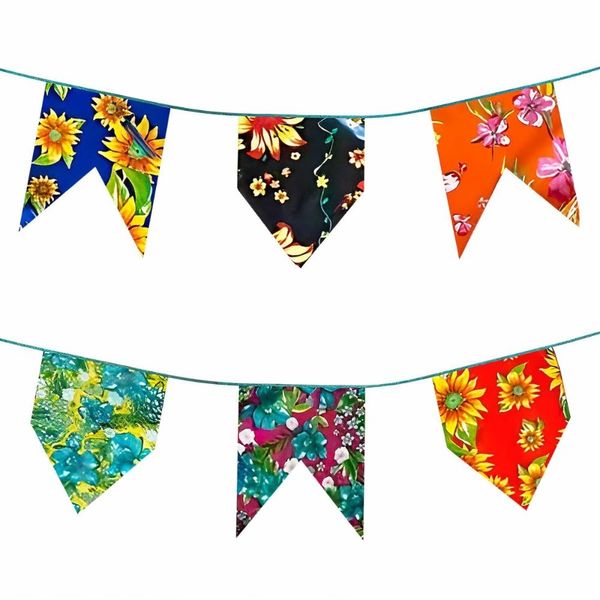 Bandeirinhas Festa Junina Plástica Estampada Floral A Prova D`água Pode Molhar Enfeite pra Área Externa e Interna