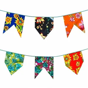 Bandeirinhas Festa Junina Plástica Estampada Floral A Prova D`água Pode Molhar Enfeite pra Área Externa e Interna