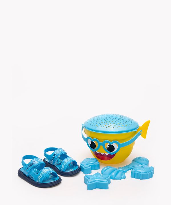 sandália infantil baby shark com balde de praia grendene azul 22