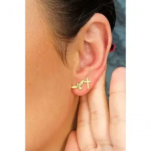 Brincos Floratta Joias Duo de Cruz e Espírito Santo Banhado em Ouro 18K Dourado Tamanho Único Brincos Floratta Joias Duo de Cruz e Espírito Santo Ouro 18K Dourado