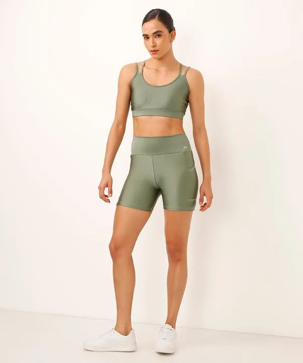 bermuda brilho com bolso cintura alta esportiva verde militar P