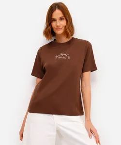 camiseta feminina de algodão peruano estampada marrom GG
