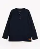 camiseta infantil texturizada manga longa com bolso azul marinho 4