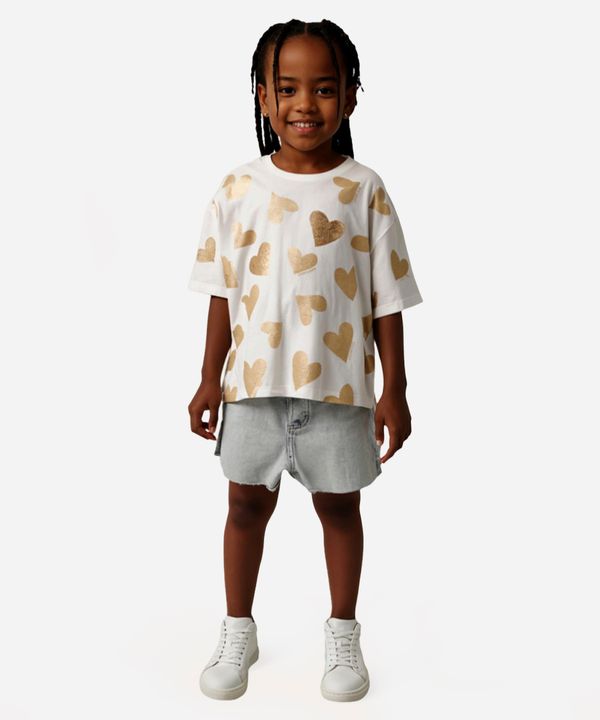 camiseta de algodão infantil coração com paetê off white 6