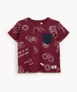 camiseta de algodão infantil acampamento com bolso manga curta vinho 3