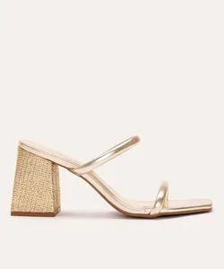 tamanco bico quadrado salto texturizado oneself dourado 35