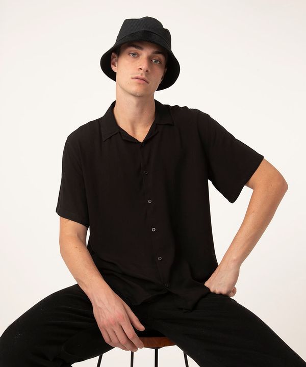 camisa tradicional de viscose manga curta preta M