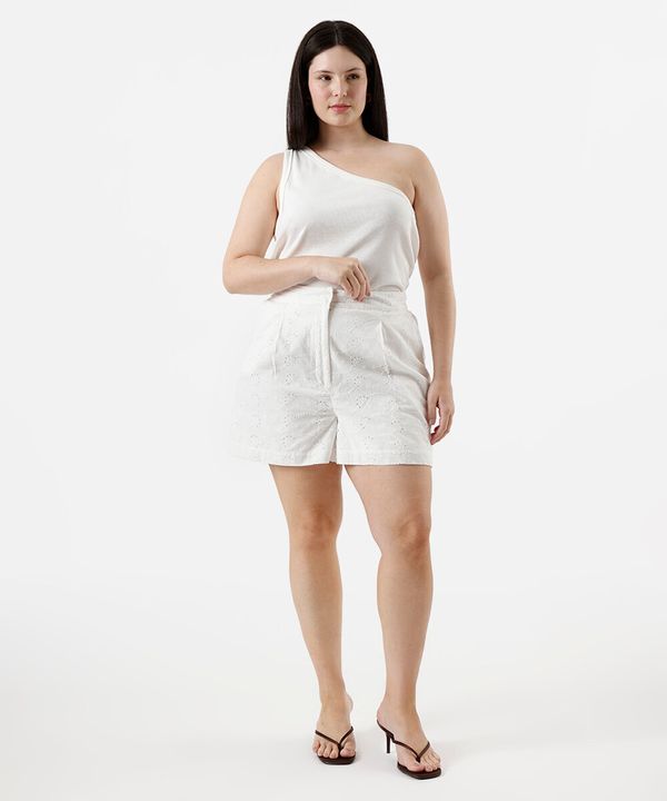 short feminino de laise com pregas e cós elástico plus size off white 50