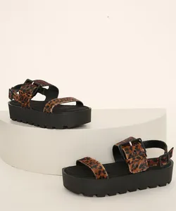 Sandália de Couro Feminina Oneself Flatform Animal Print Onça Salto Tratorado Preta 36