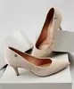 Scarpin Feminino Vizzano Bico Fino Salto Médio em Verniz Bege 36