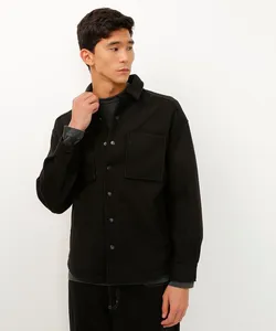 jaqueta shacket com bolsos preta G