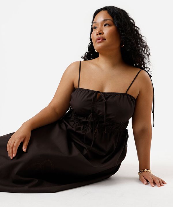 vestido midi feminino com amarração plus size marrom GG2