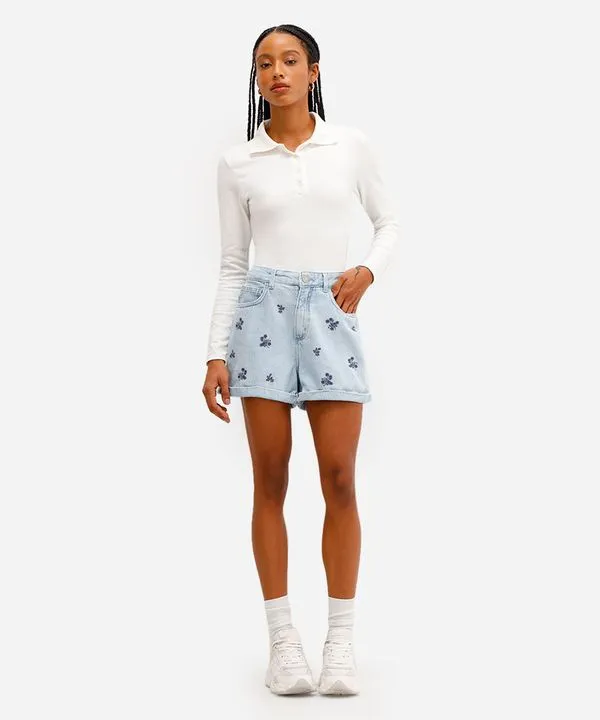 short mom feminino jeans com bordado floral azul 42