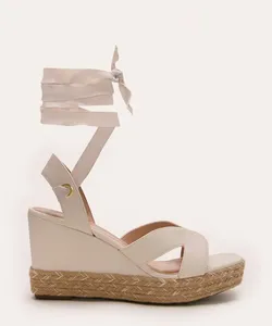 sandália plataforma com amarração via uno off white 37