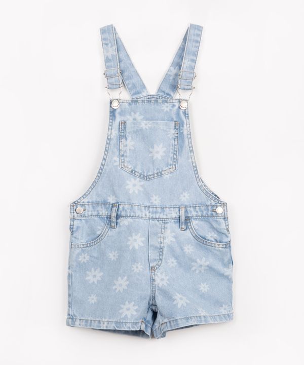 jardineira jeans infantil floral com bolsos azul claro 4